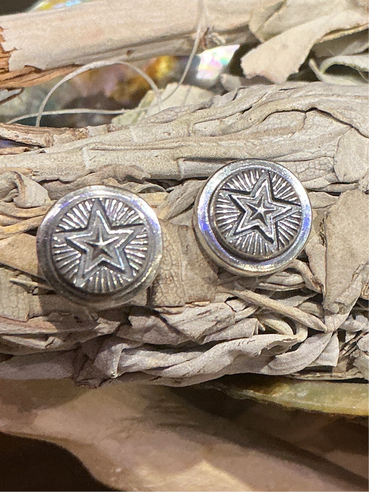 Radiated Button Star earrings