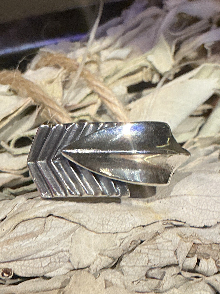 Adjustable Over-wrapping Arrow Ring