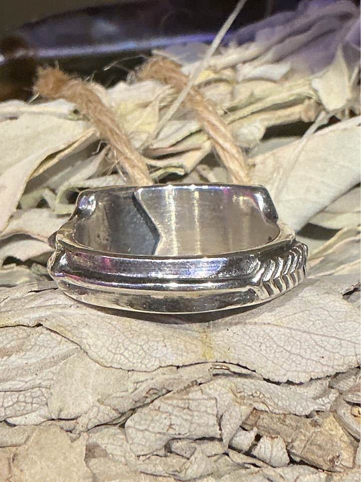 Adjustable Over-wrapping Arrow Ring