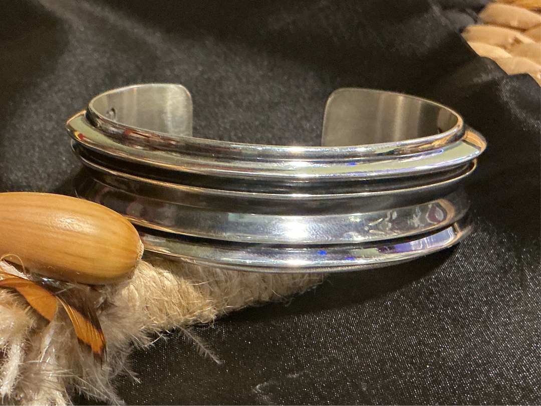 Four Triangle wire cuff