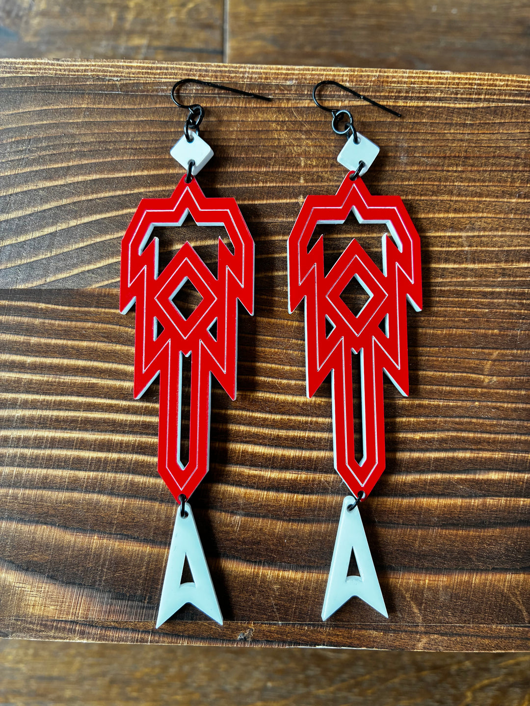 Red Waterbird & Arrowhead